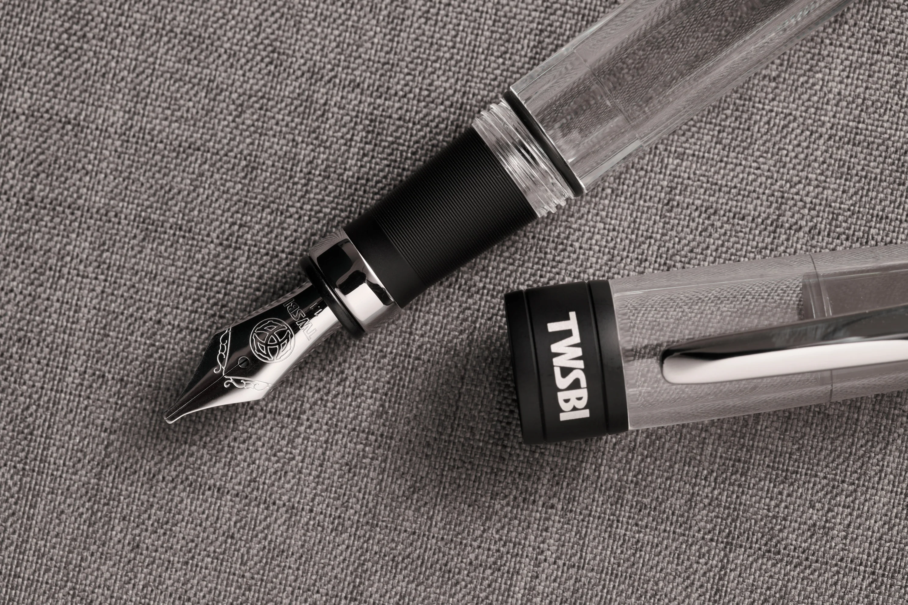 TWSBI Diamond 580ALR Black Fountain Pen - Image 7